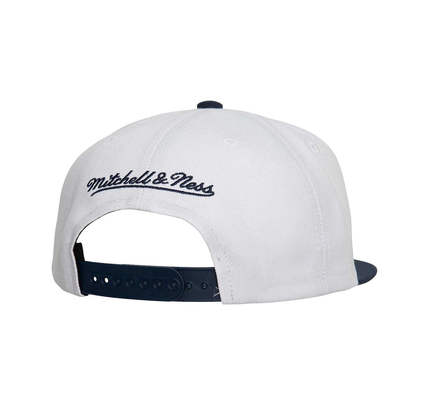 Men's White Toronto Maple Leafs Core Team Ground 2.0 Snapback Hat