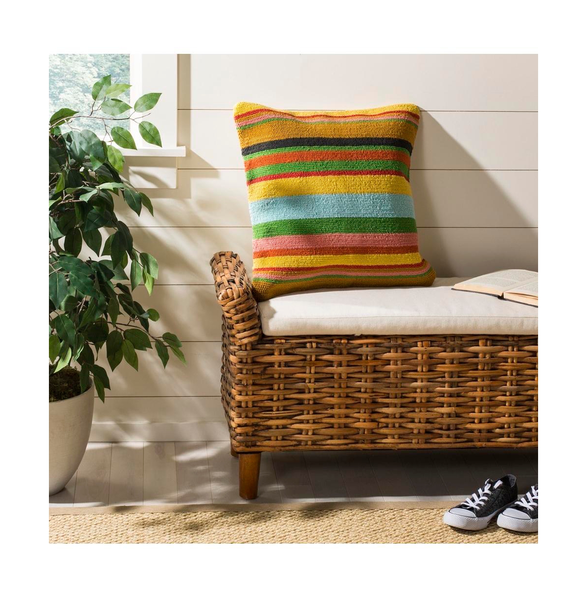 Safavieh Indoor/Outdoor Kinsley Striped 20