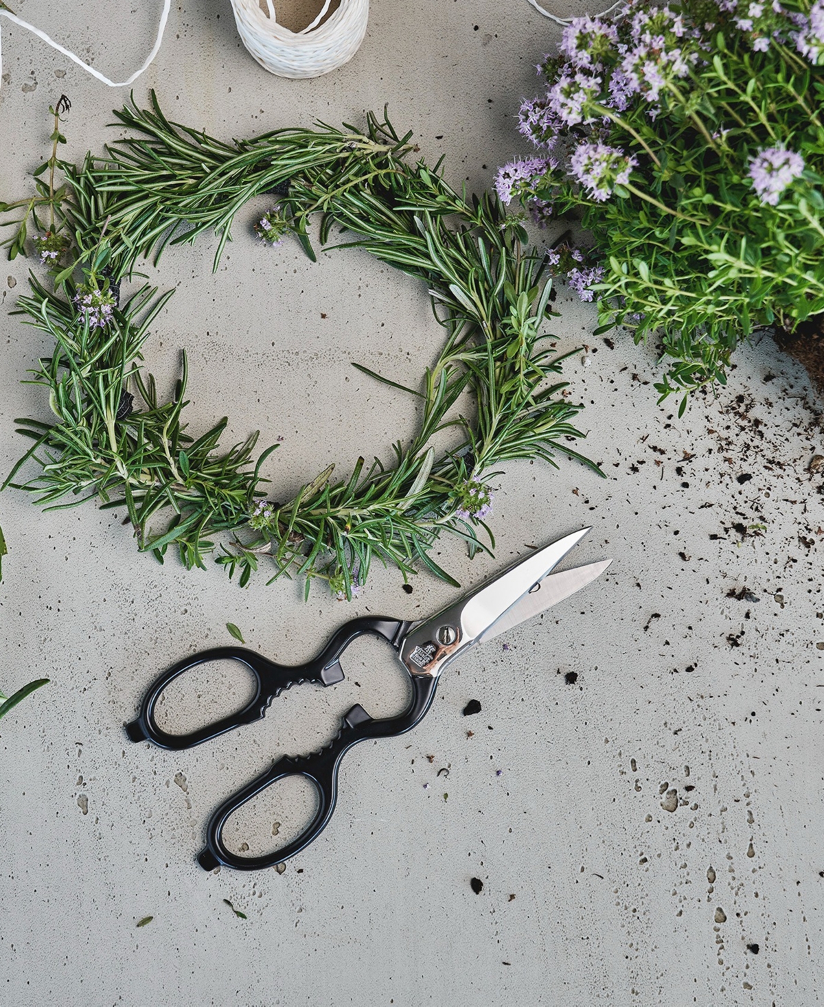 Zwilling Forged Multi-purpose Kitchen Shears With Handle In Black