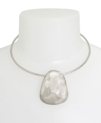 Sculpted Pendant Wire Necklace