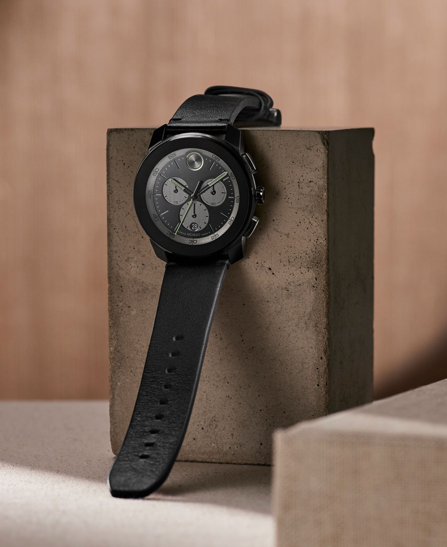 Часы Movado Bold TR90, швейцарский кварцевый хронограф, чёрный кожаный ремешок, 44 мм — фото 4