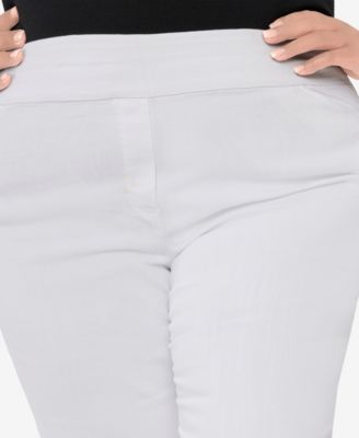 Plus Size  Women's Super Stretch Mid- Rise Short Length Pant