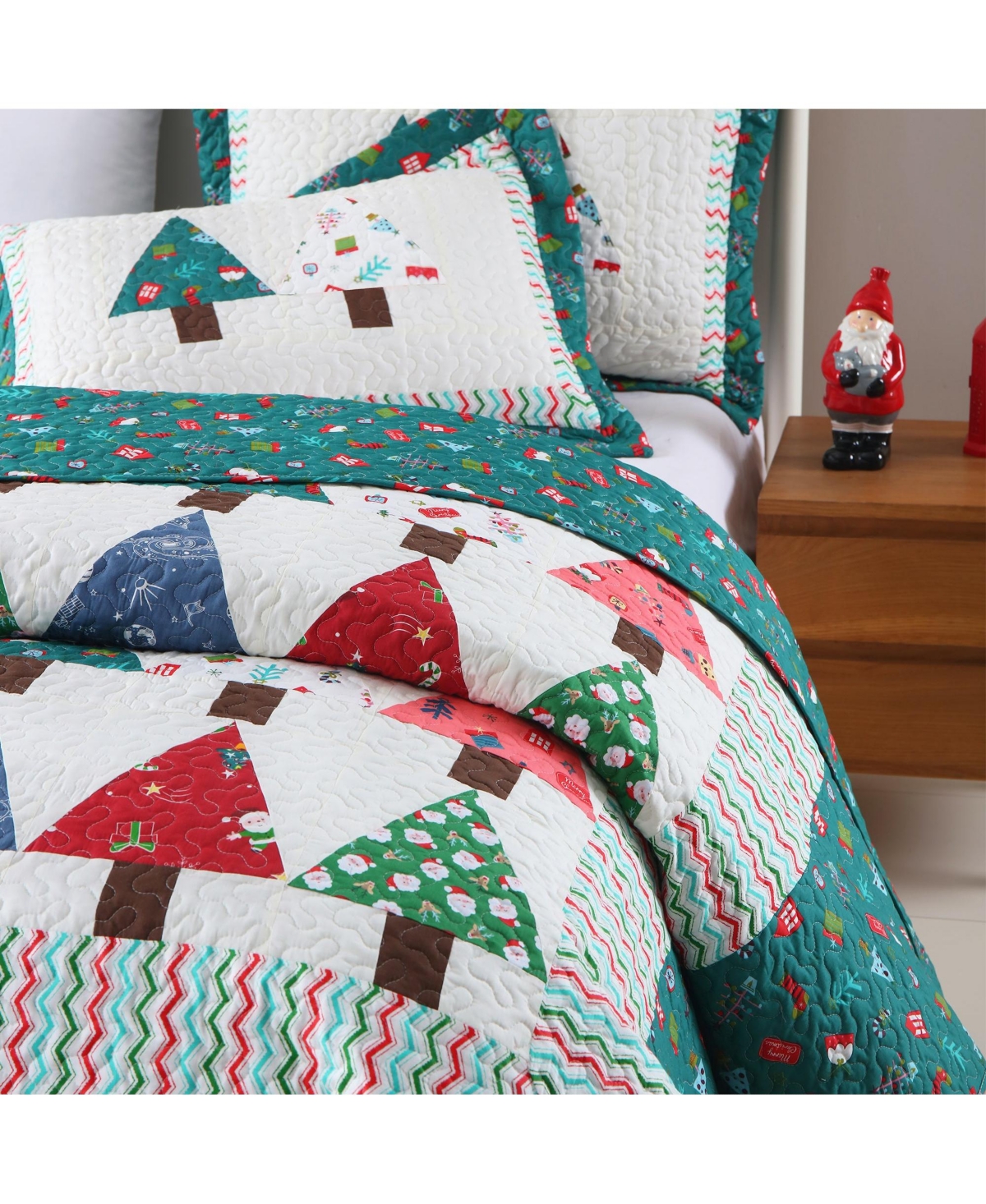 MarCielo 3Pcs Handcrafted Christmas Patchwork Cotton Vintage Like Style Holiday Bedspread Set -