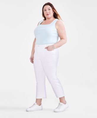 Plus Size Mid-Rise Curvy Capri Jeans