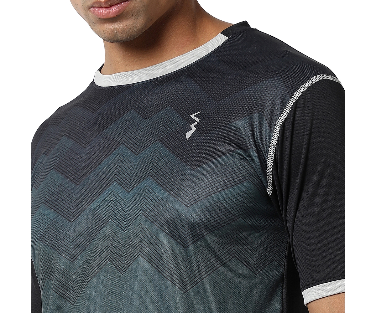 Campus Sutra Men's Charcoal Grey Geometric Active wear T-Shirt