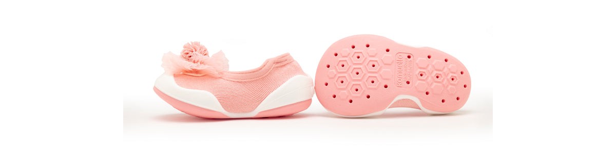 Детские Komuello Infant Girl Breathable Washable Non-Slip Sock Shoes Flat - Pompom Flower Pink — фото 1