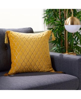 Cilan 18" x 18" Pillow