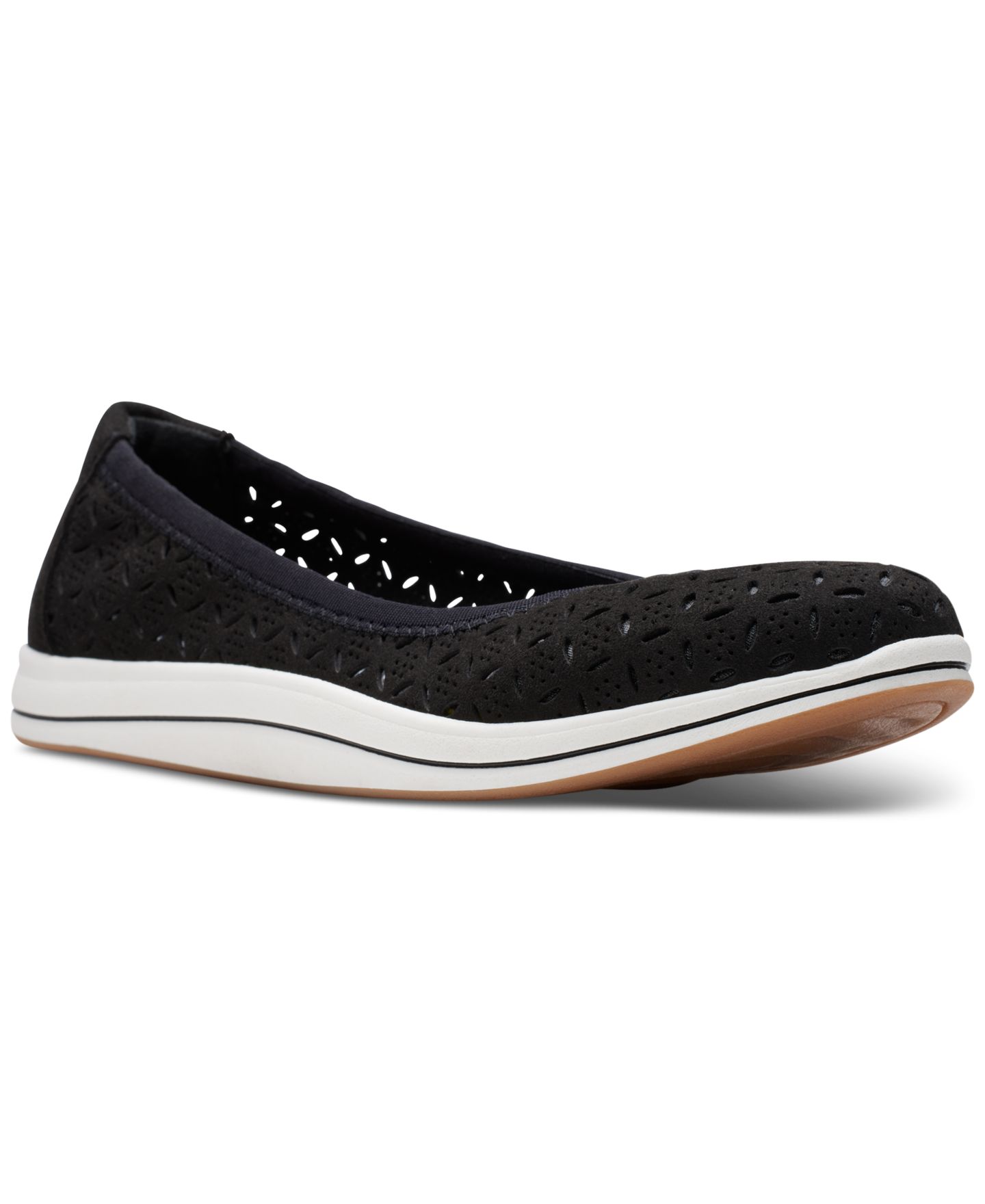 Женские балетки Clarks Cloudsteppers Breeze Roam с перфорацией, цвет: Чёрный, вариант 1 — фото 1
