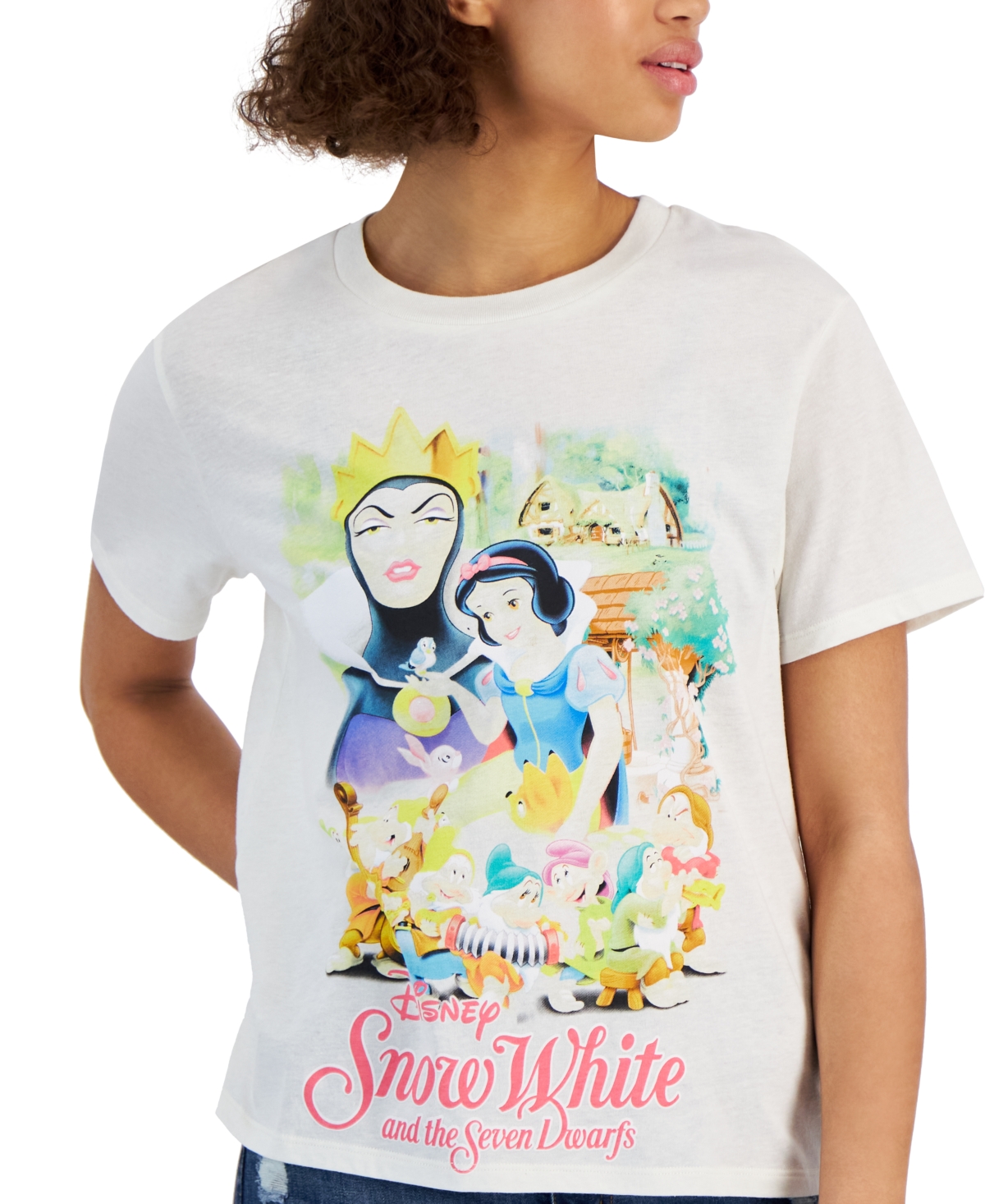 Shop Disney Juniors' Snow White Graphic-print Short-sleeve Tee In Egret