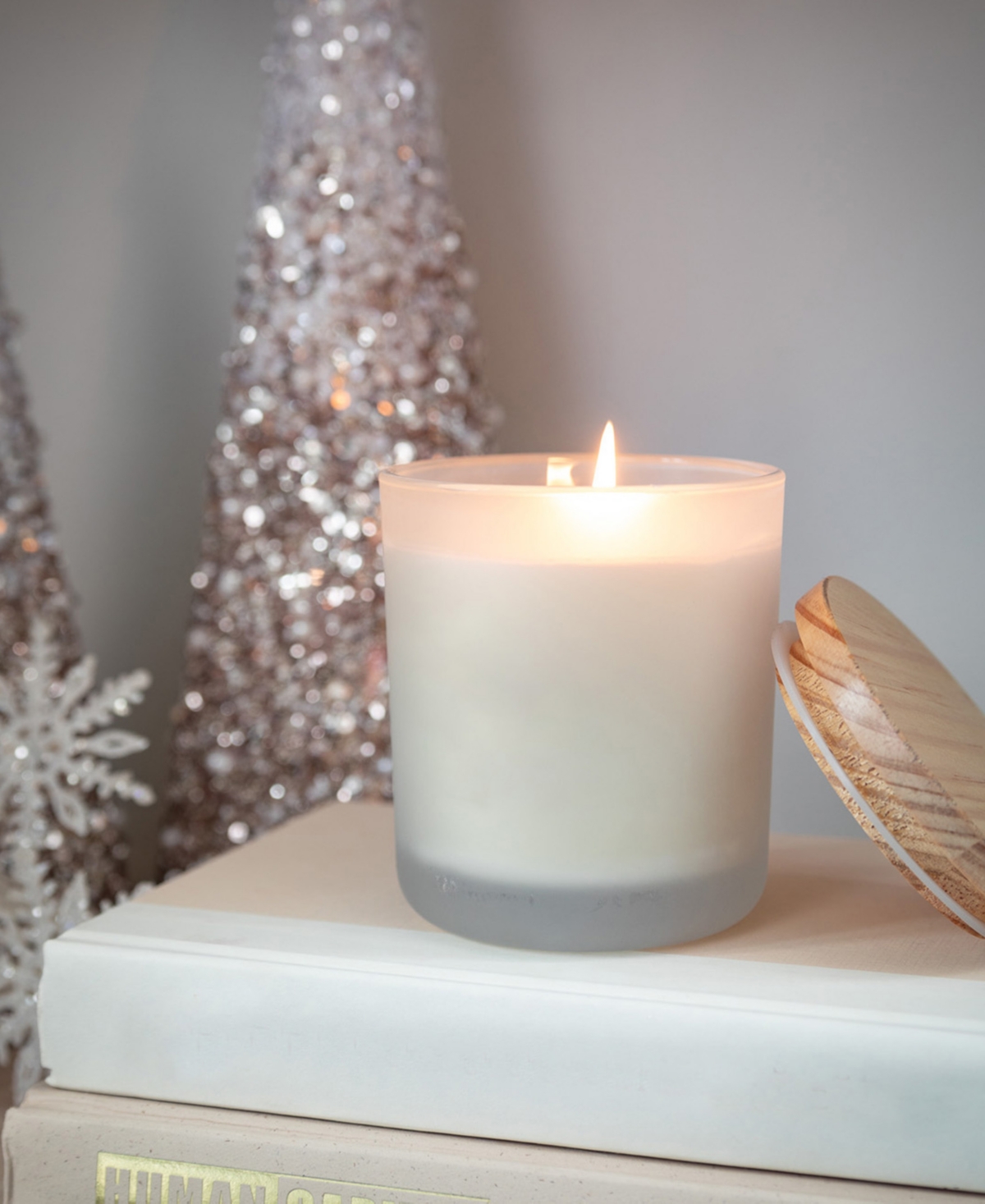 Vance Kitira 4" Velvet Scented Candle In Multicolored