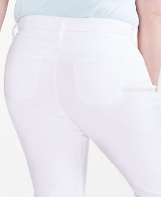 Plus Size Mid-Rise Curvy Capri Jeans