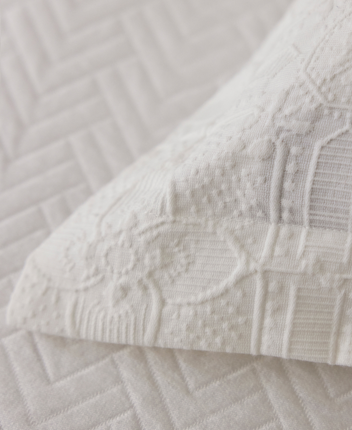 Lauren Ralph Lauren Sascha Textured Medallion Duvet Cover Set, Full/Queen