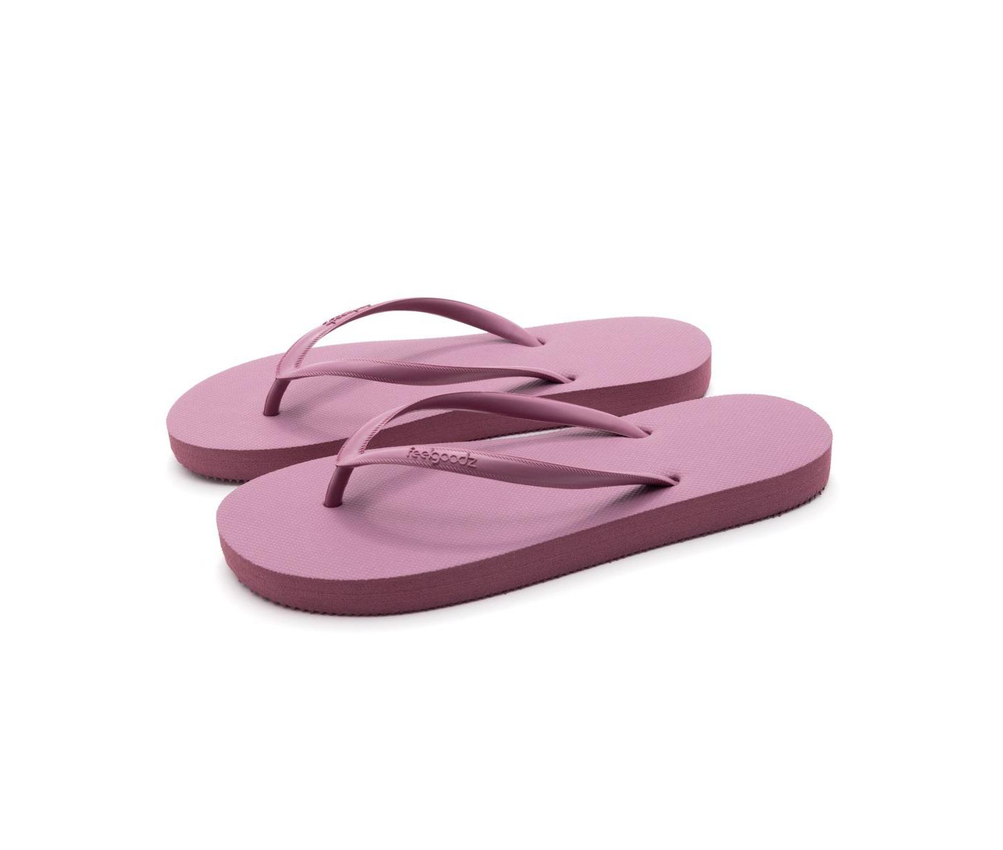Женские сандалии Feelgoodz Slimz Core Premium Rubber Flip-Flop Thong, цвет: Яркий фиолетовый — фото 1