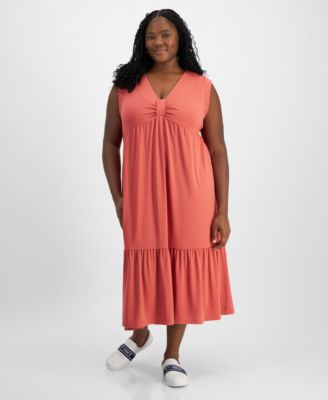 Plus Size Solid Tiered Sleeveless Midi Dress