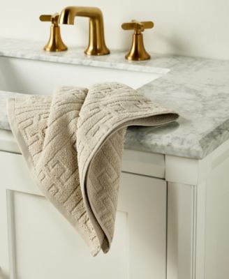 Sculpted Chain-Link Hand Towel, 16" x 30"