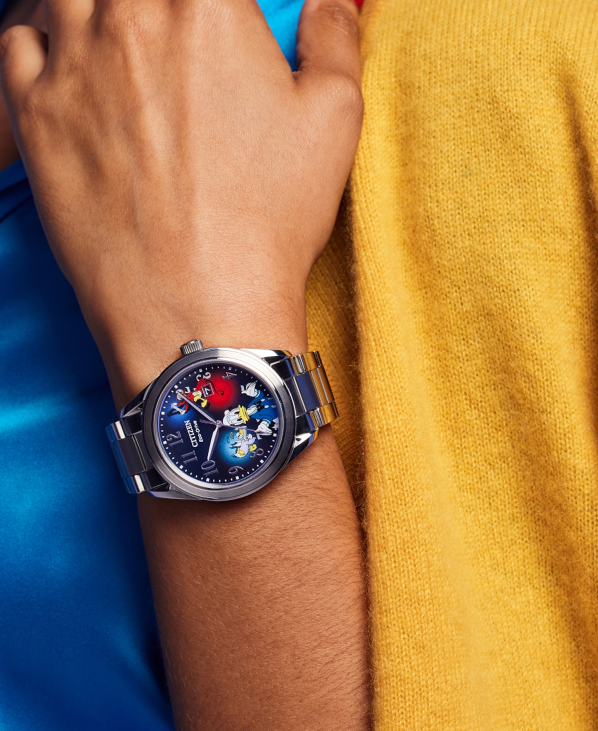 Citizen Eco-drive Unisex Disney Donald Duck Stainless Steel Bracelet Watch 40mm Gift Set In No Color