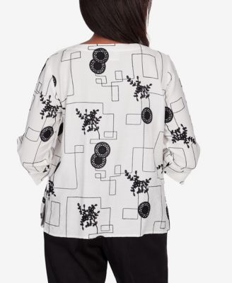 Women's Opposites Attract Geometric Crew Neck Top