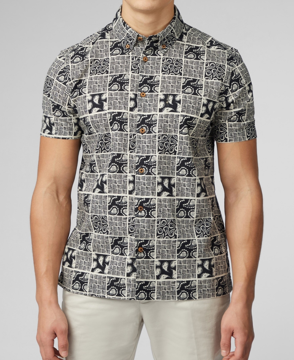 Men's Checkerboard Paisley Print Short Sleeve Shirt - Black