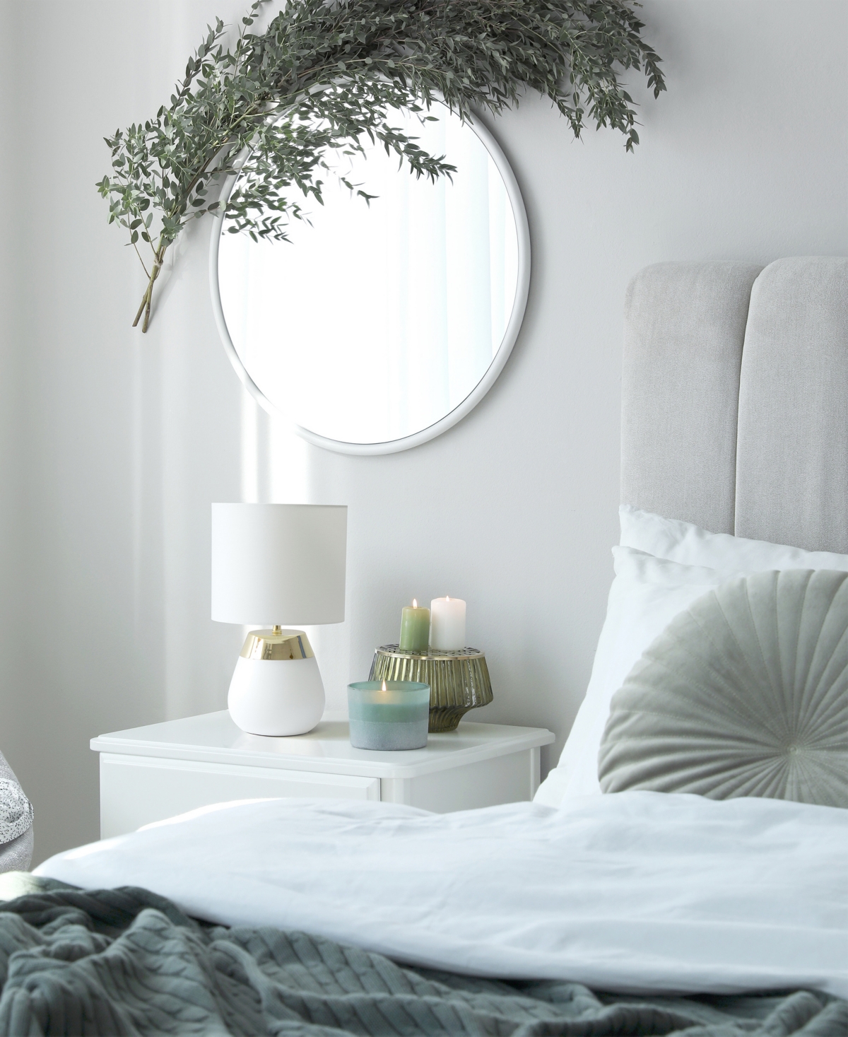 Simple Designs 14" Tall Modern Contemporary Two Toned Metallic Gold and White Metal Bedside Table Desk Lamp