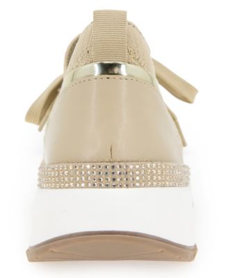 Women's Kuest Sneakers