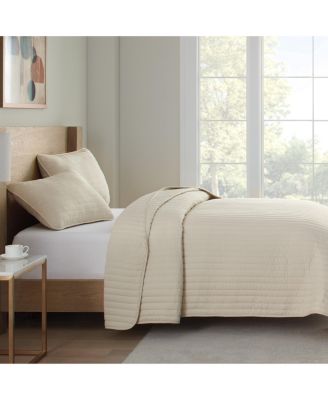 Host & Home Microfiber Quilt Set, Cozy Brushed Microfiber with Poly Fill, Sham(s) Included, 4 Popular Decor Color Choices, Twin XL