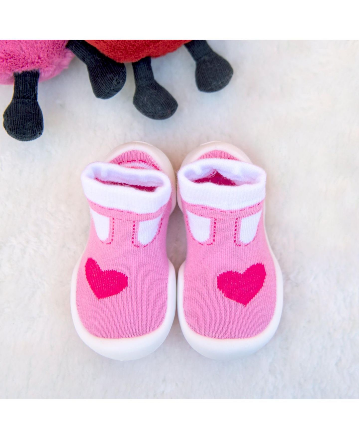 Обувь Komuello Breathable Washable Non-Slip Sock Shoes T-Strap Heart для девочек-малышей — фото 9