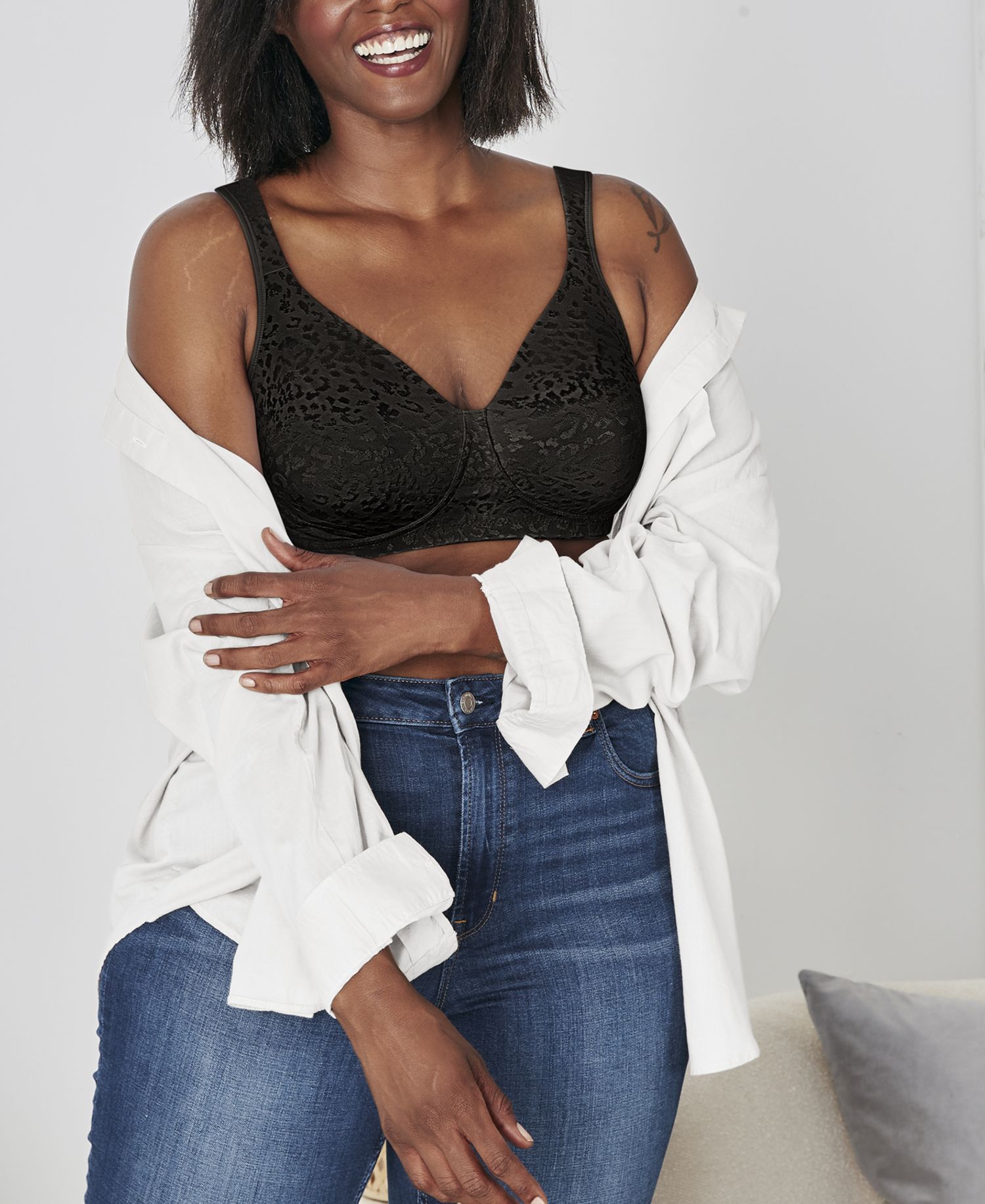18 Hour Ultimate Lift and Support Wireless Bra 4745