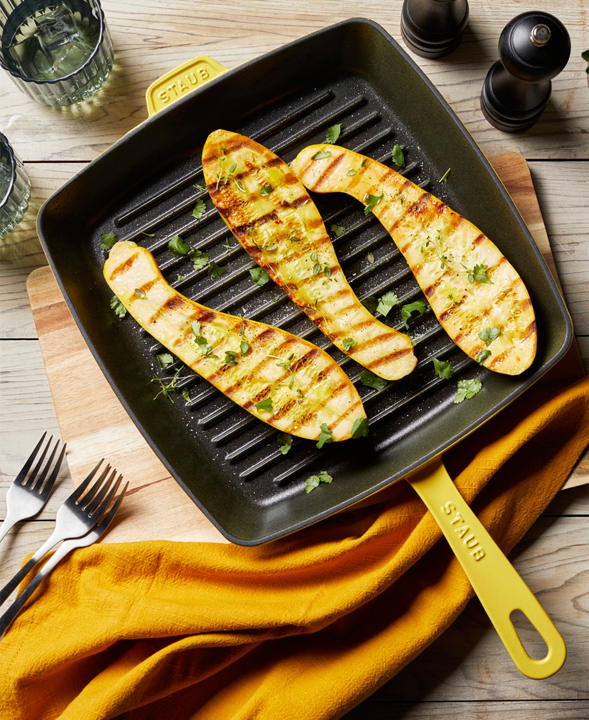 Staub Cast Iron 12" Square Grill Pan In Matte Black