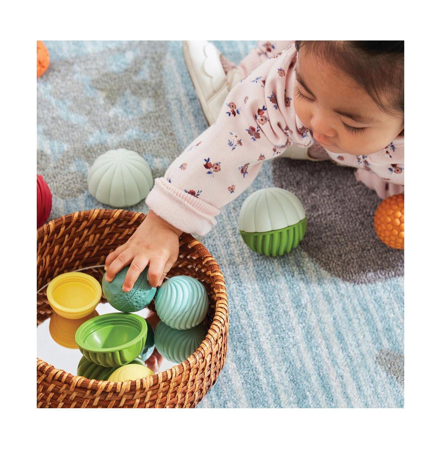Детские игрушки Kaplan Early Learning Textured Mix and Match Balls Fine Motor 8-Piece Learning Toy, Ages 6 Months+ — фото 3