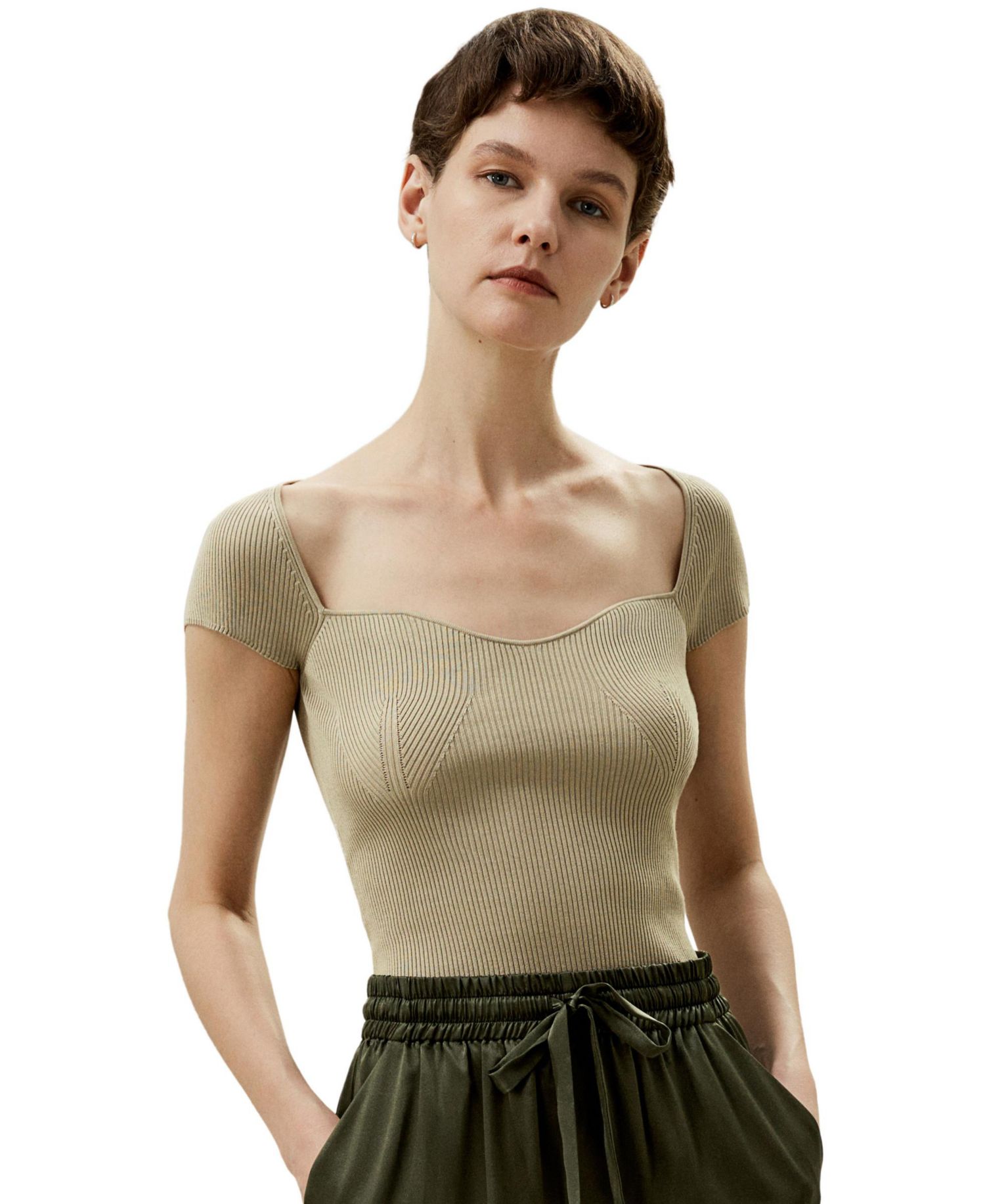Women's Sweetheart Neck Ribbed Silk Knit Top