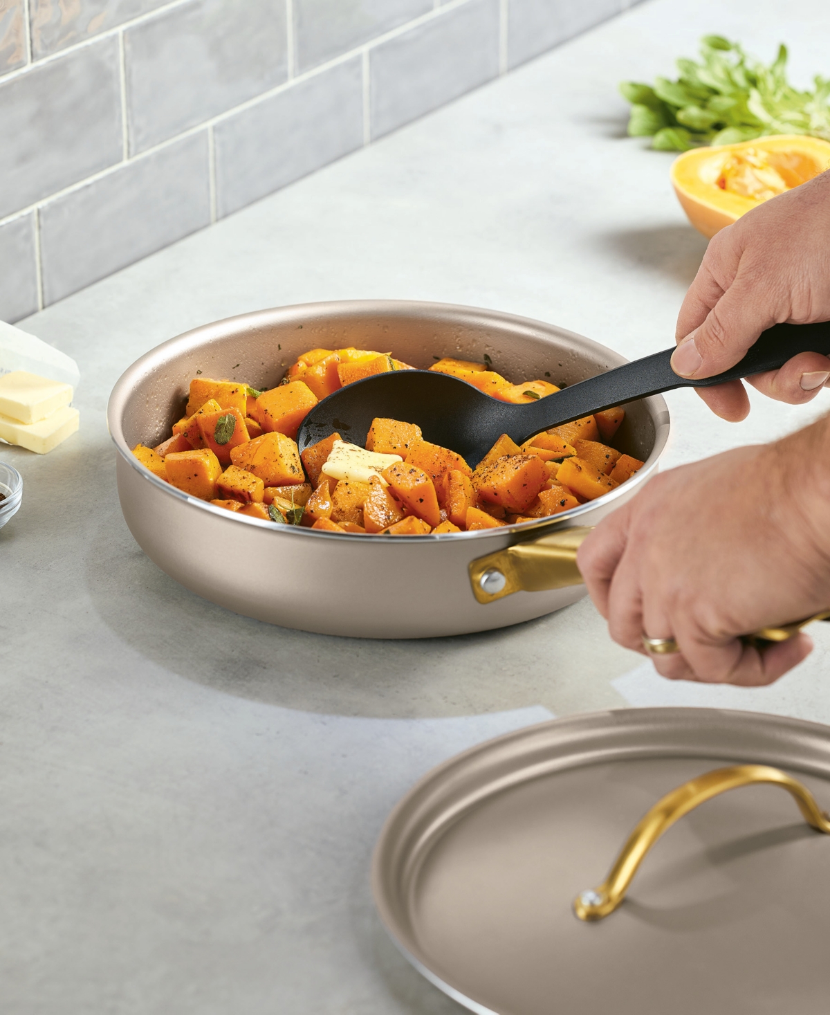 Farberware Radiant Aluminum 2.75-quart Saute Pan With Lid In Champagne