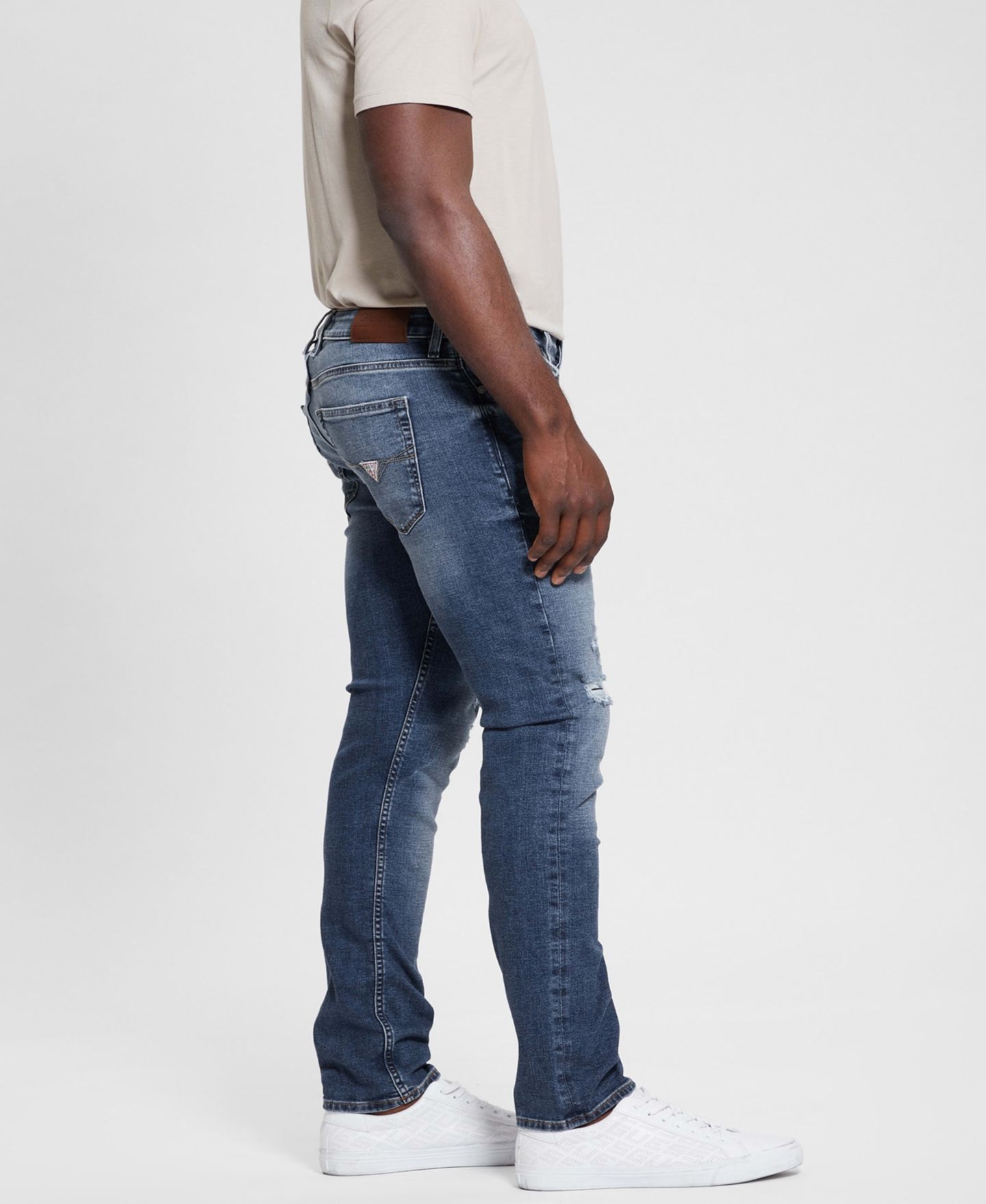 Мужские джинсы GUESS Finnley Medium Wash Tapered, цвет: Средняя варка — фото 3