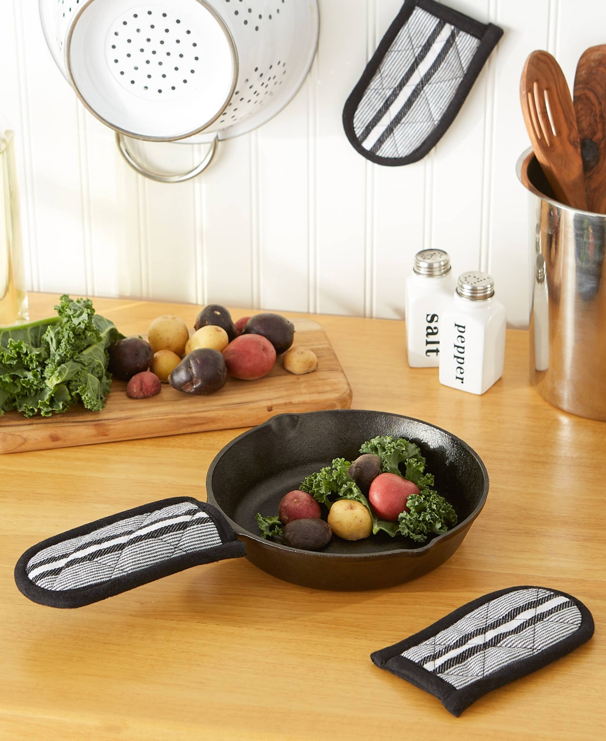 Design Imports Double Strip Chef Kitchen Cooking Baking Collection, Pan Handle Set, 6x3, 3 Piece - Black