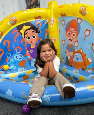 Moonbug Blippi Inflatable Quarter Circle Open Ball Pit