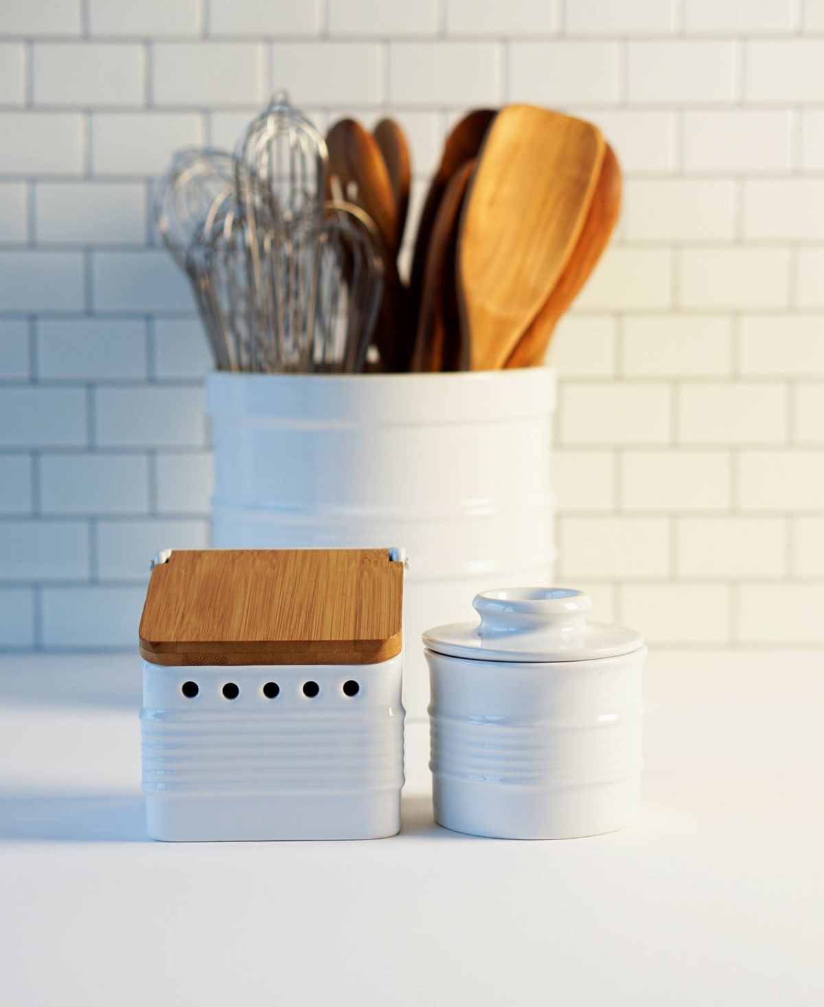 RSVP INTERNATIONAL STONEWARE 7.5" D X 7" H WHITE OVERSIZED TOOL CROCK 