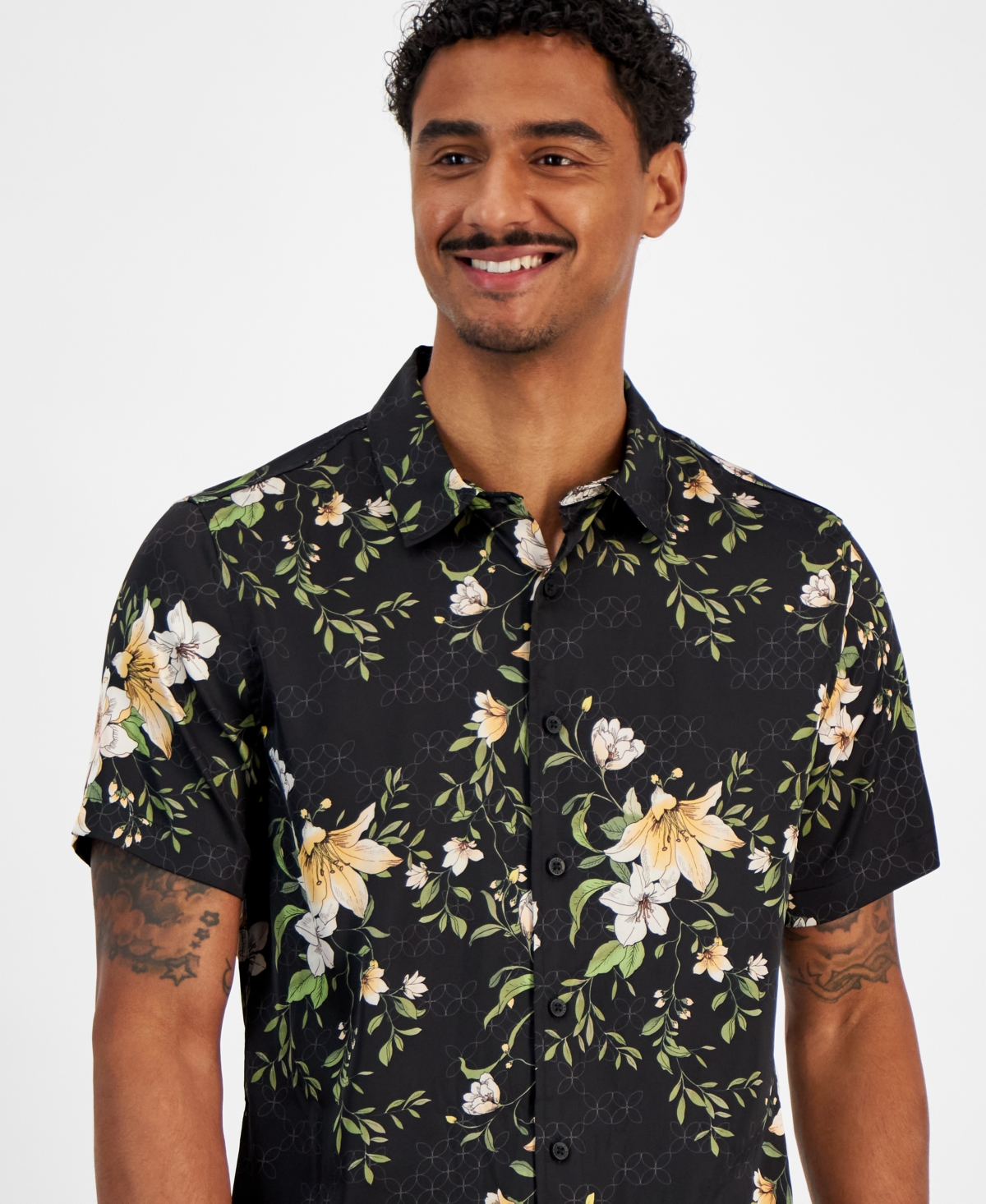 Guess Men's Charm Midnight Short Sleeve Button-Front Floral Print Shirt