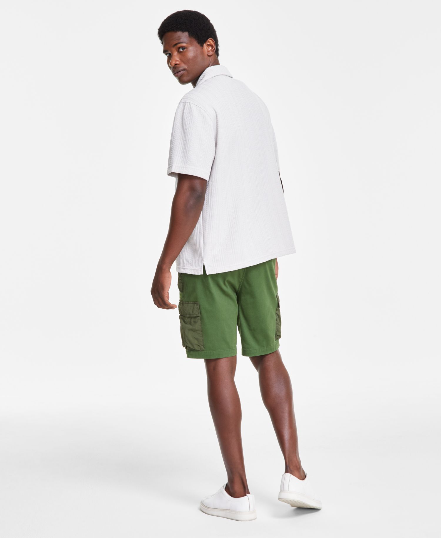 Men's Textured Chevron Knit Short Sleeve Button-Front Camp Shirt