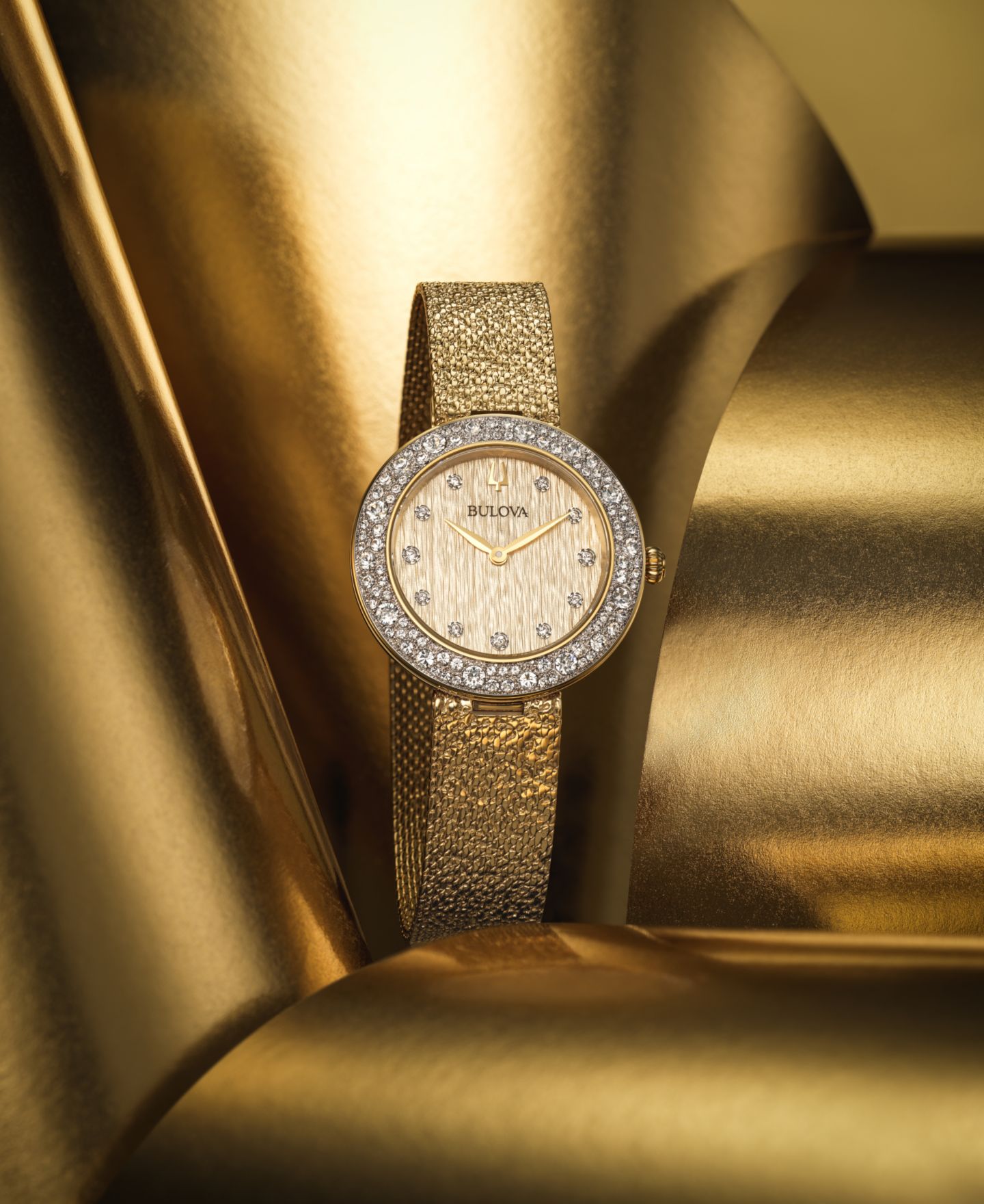 Женские часы Bulova Crystal Gold-Tone Stainless Steel Mesh Bracelet Watch 32mm — фото 4