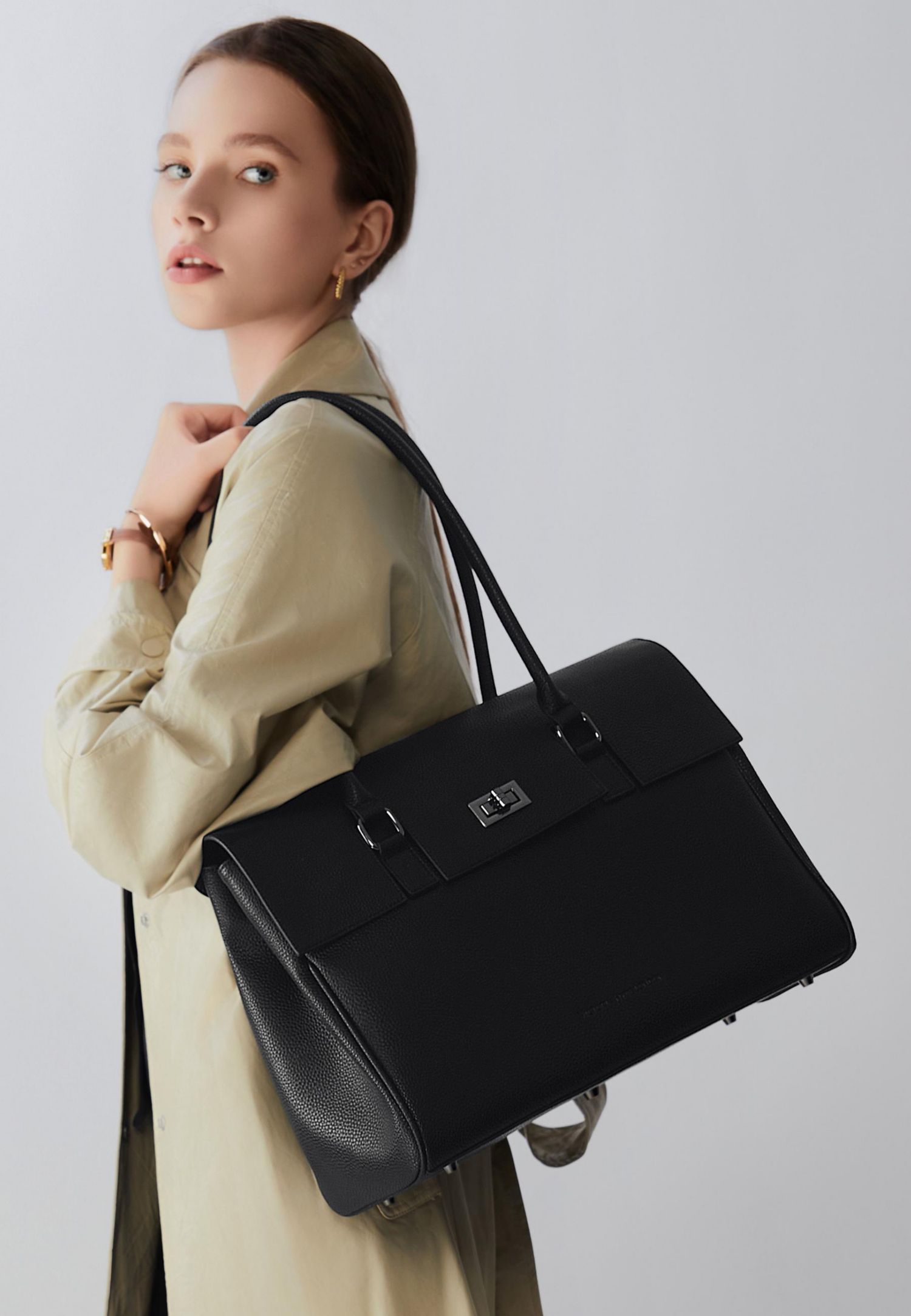 Woman's Jolene L Handbag Flip-top Business Bag