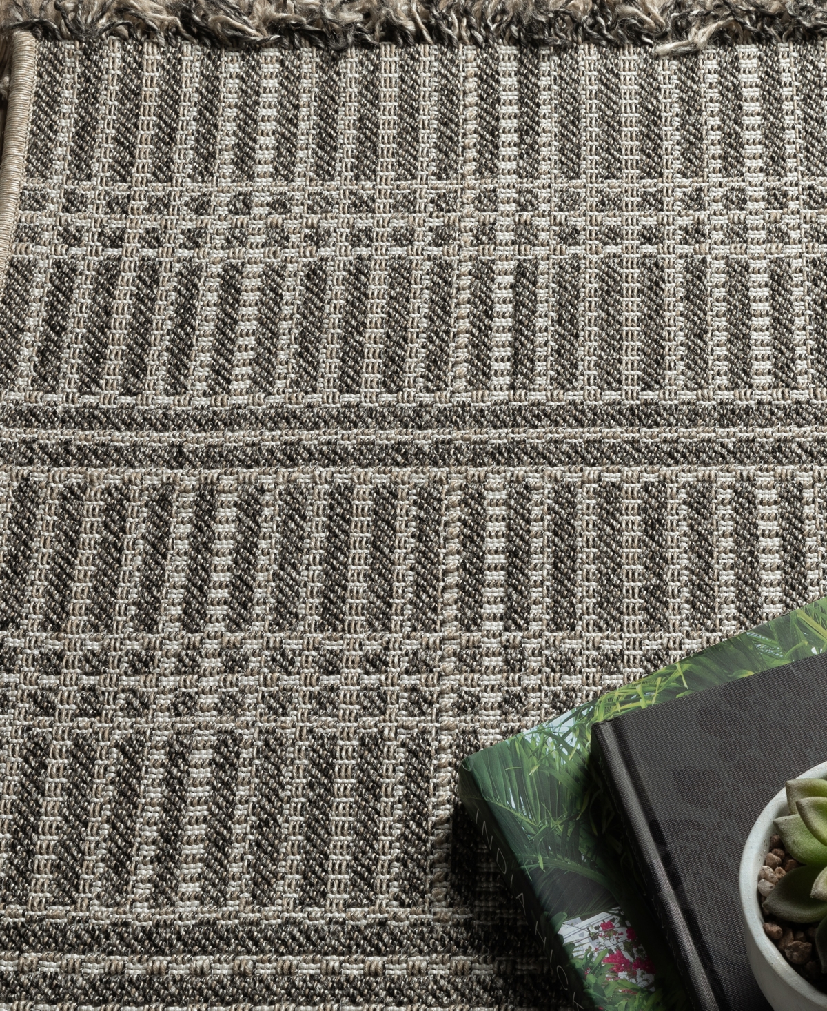 Oriental Weavers Gillian 1331V 3'3x5' Area Rug