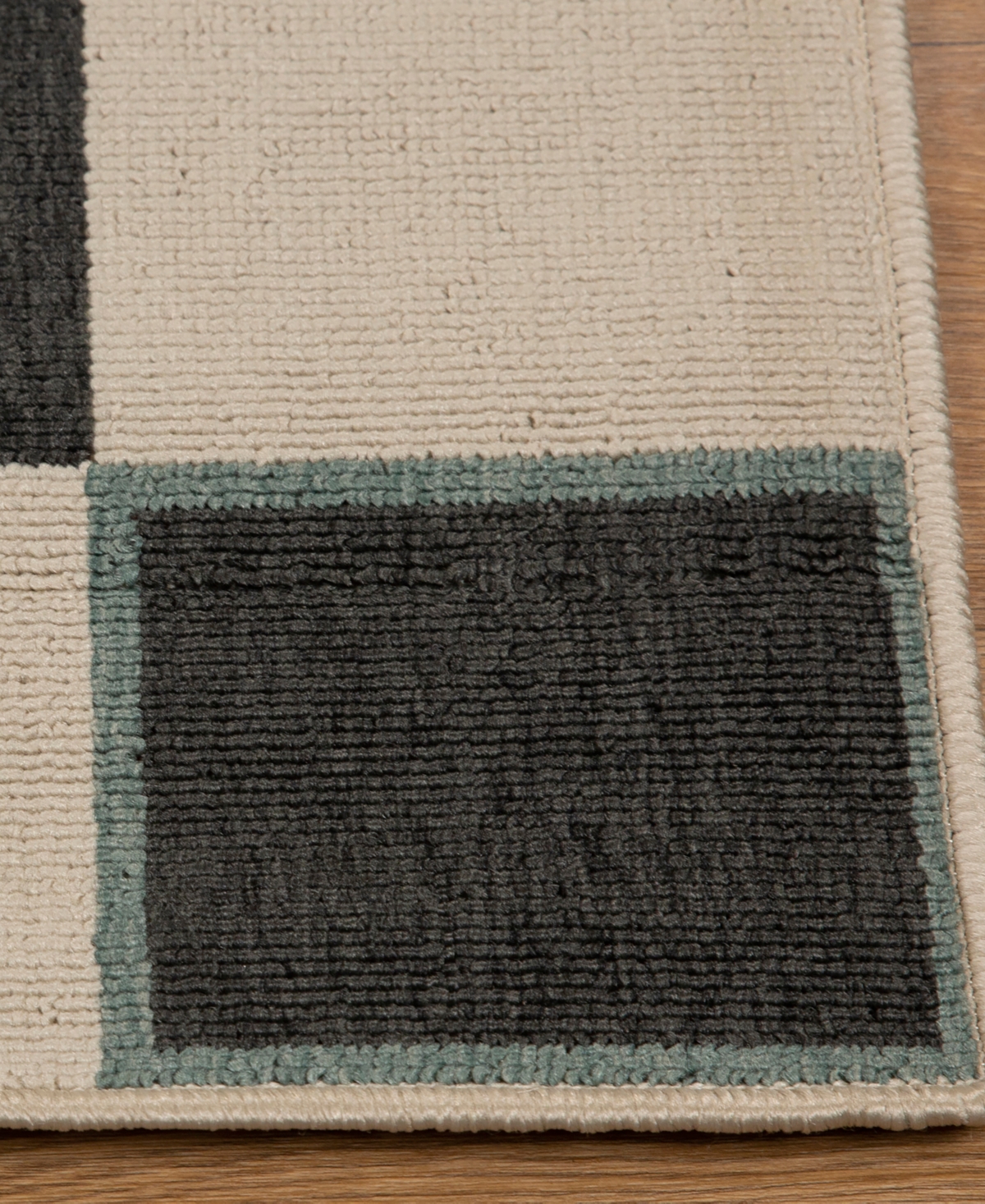 Lr Home Madison 5'x7' Area Rug In Black