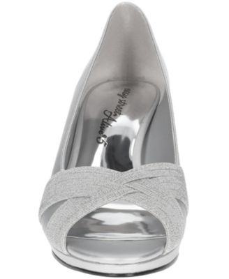 Women's Lavish Platform Pumps