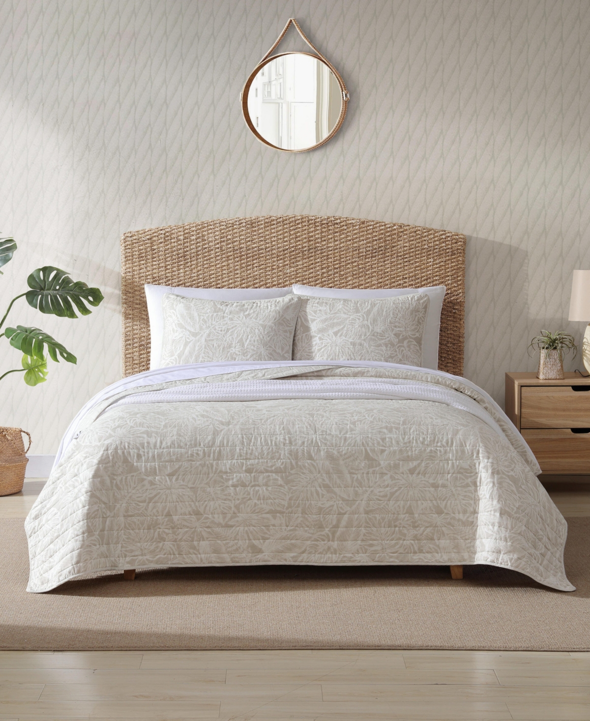 Tommy Bahama Home Ocean Deep Reversible 3 Piece Quilt Set, King In Beige