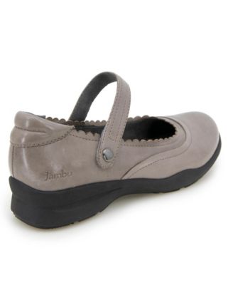 Women's Tess Round Toe Flats