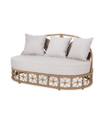 Wicker Outdoor Daybed With Pillows