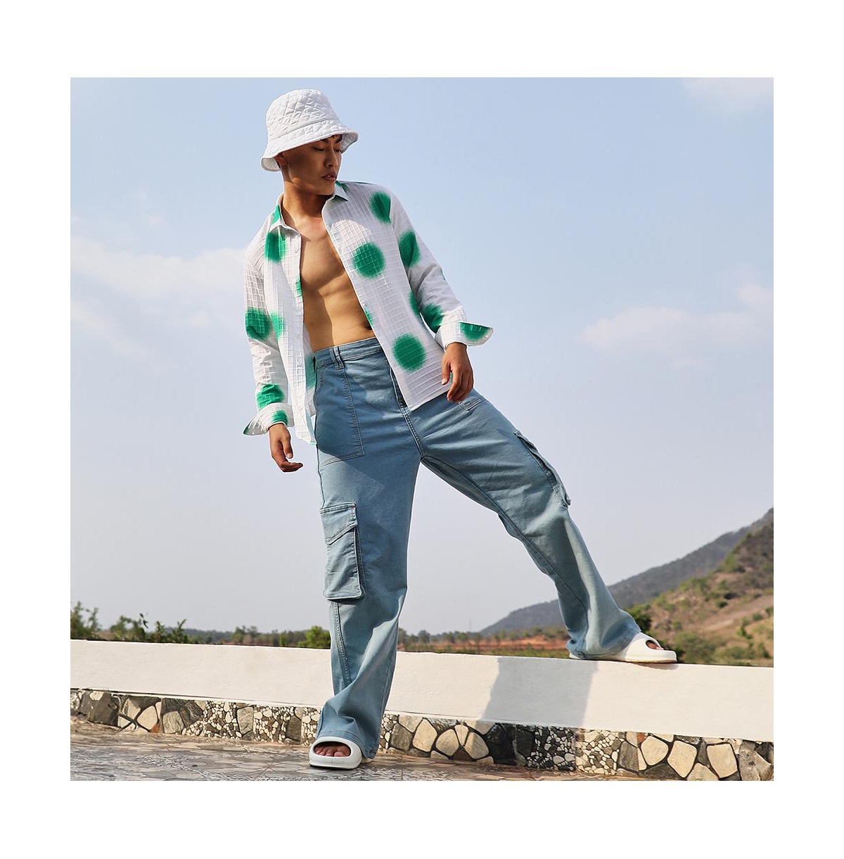 Campus Sutra Men's ChalkEmerald Green Spraypaint Shirt - White