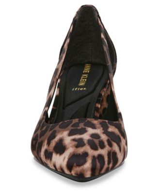 Women's Berkeley Block Heel Dress Pumps