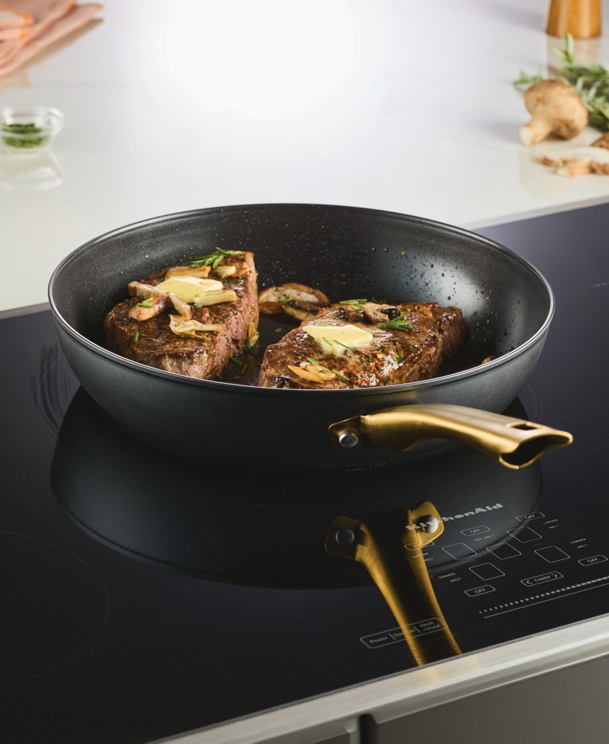 Farberware Forged Induction 12.25-inch Frying Pan In Black