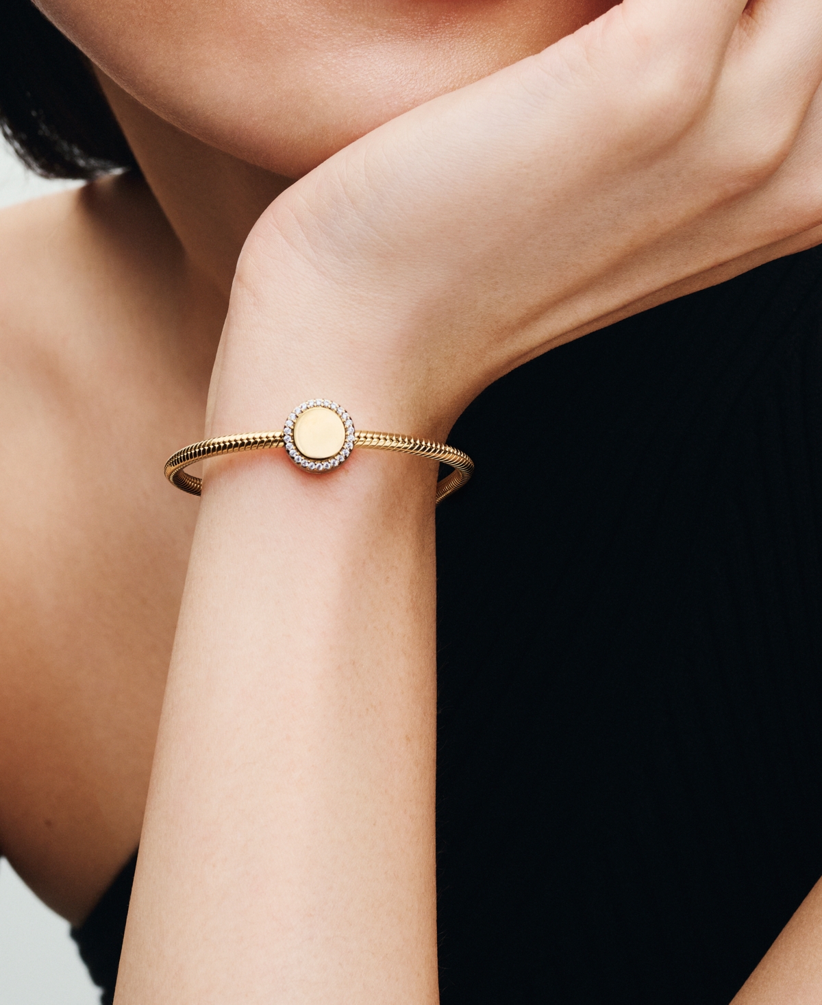 Pandora 14k Gold-plated Engravable Sparkling Button Charm In Gold