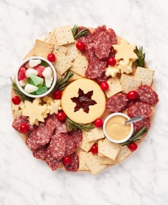 Holiday Wreath Charcuterie Kit, 13 Piece